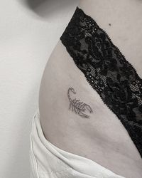 Mini kleines Tattoo Fineline Vicky Kailitos Way Duisburg